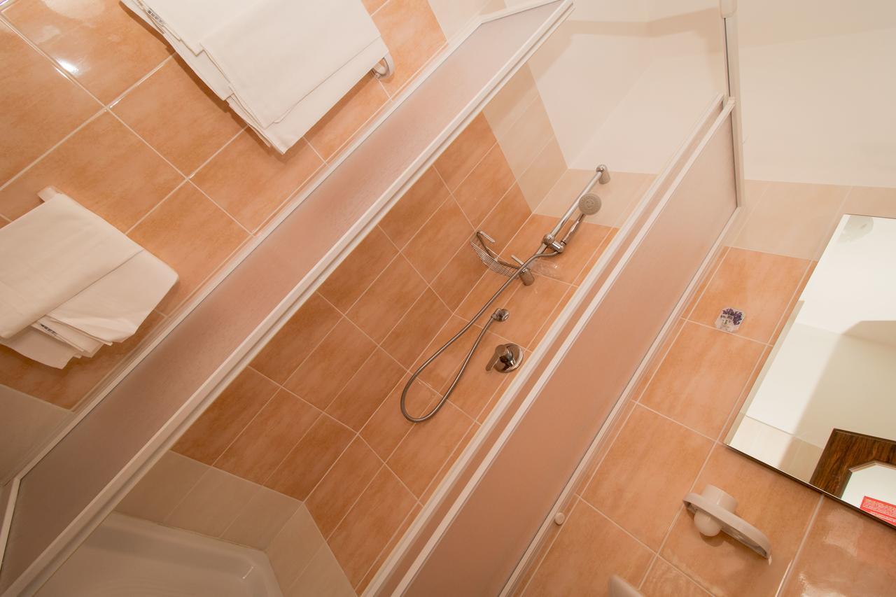 Hotel Cristallo Riolo Terme Buitenkant foto